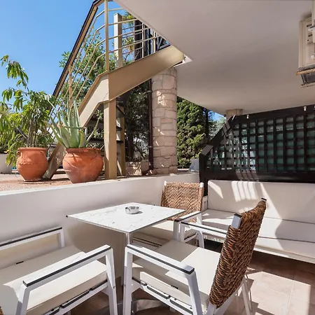 Aeollos מלון דירות פפקוהורי