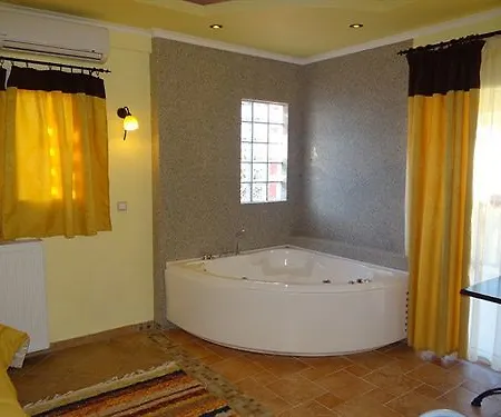 Aparthotel Aeollos 3*