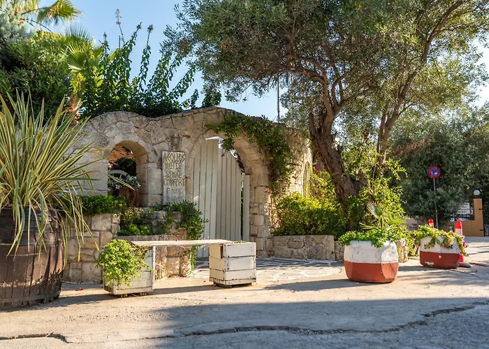 Aeollos Aparthotel 3*