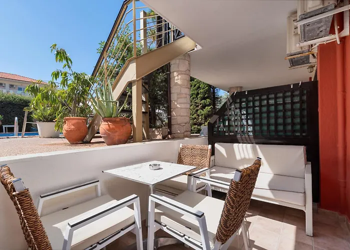 Aeollos Aparthotel Pefkochori